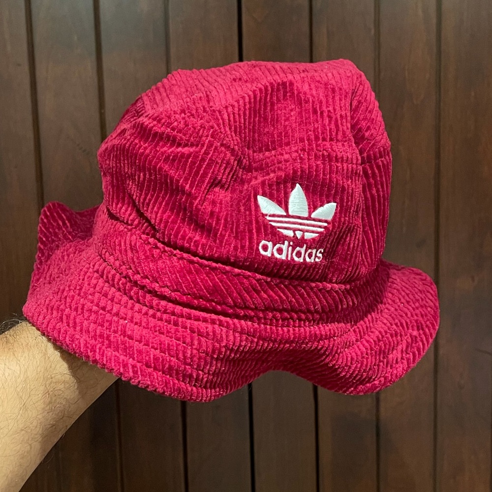 Bucket hat
